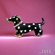 Φόρτωσε την φωτογραφία στο Gallery viewer, Καρφίτσα μαύρος σκύλος με λευκό πουά και στρας 20032445